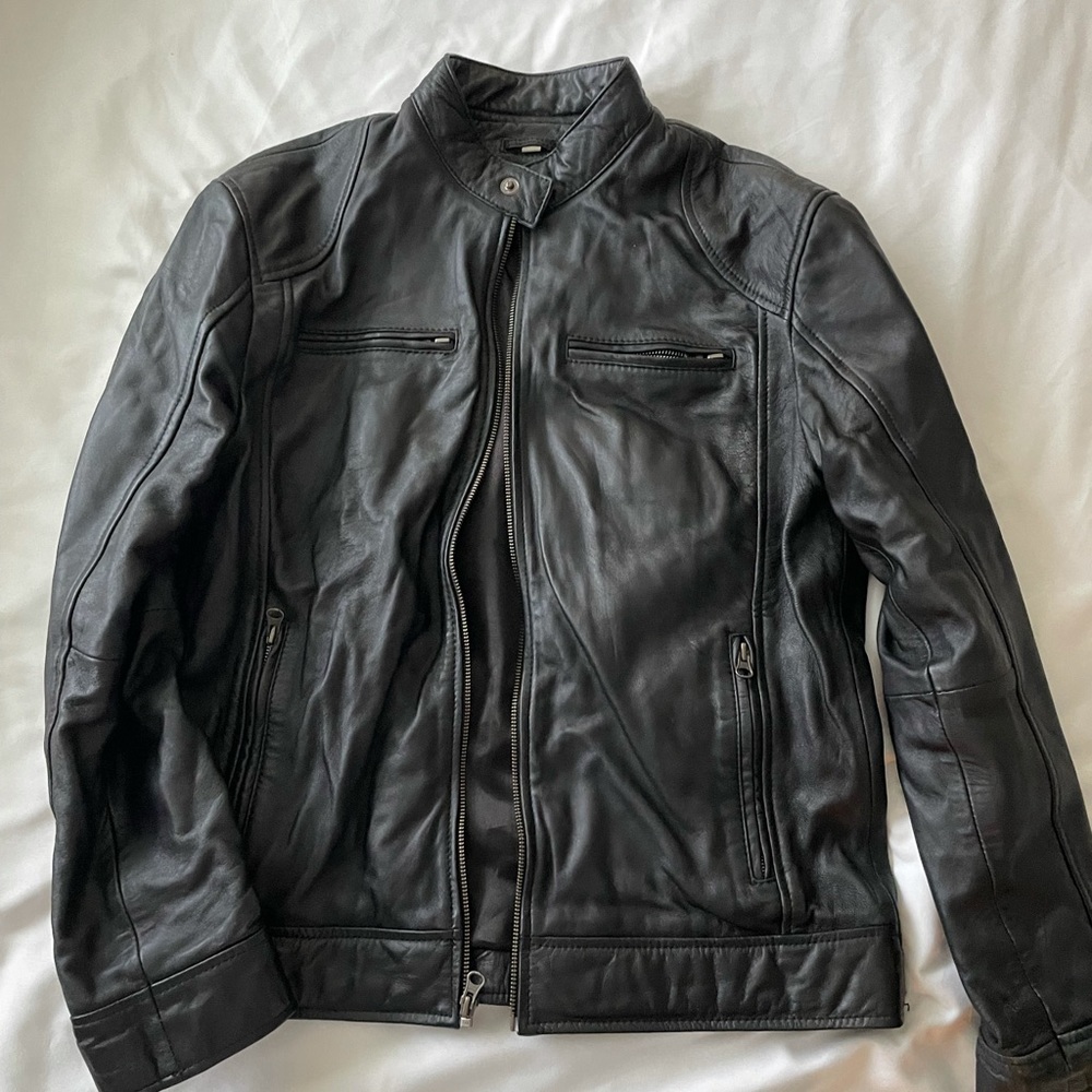 Men’s Medium Leather Jacket